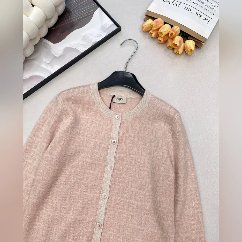 Fendi Pink FF Logo Crew Neck Knit Cardigan - Picture 4 of 11